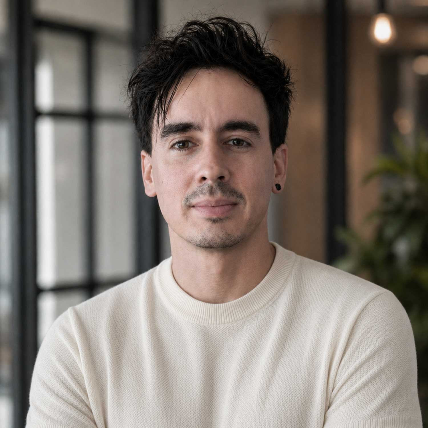Portrait de Bertrand Leleu, directeur artistique web et designer graphique freelance à Lille, fondateur de Bruit Pur Design